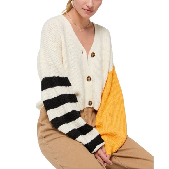 Urban Outfitters Truly Madly Deeply Piper Slouchy Balloon Sleeve Cardigan 💛🖤 - Picture 8 of 8
